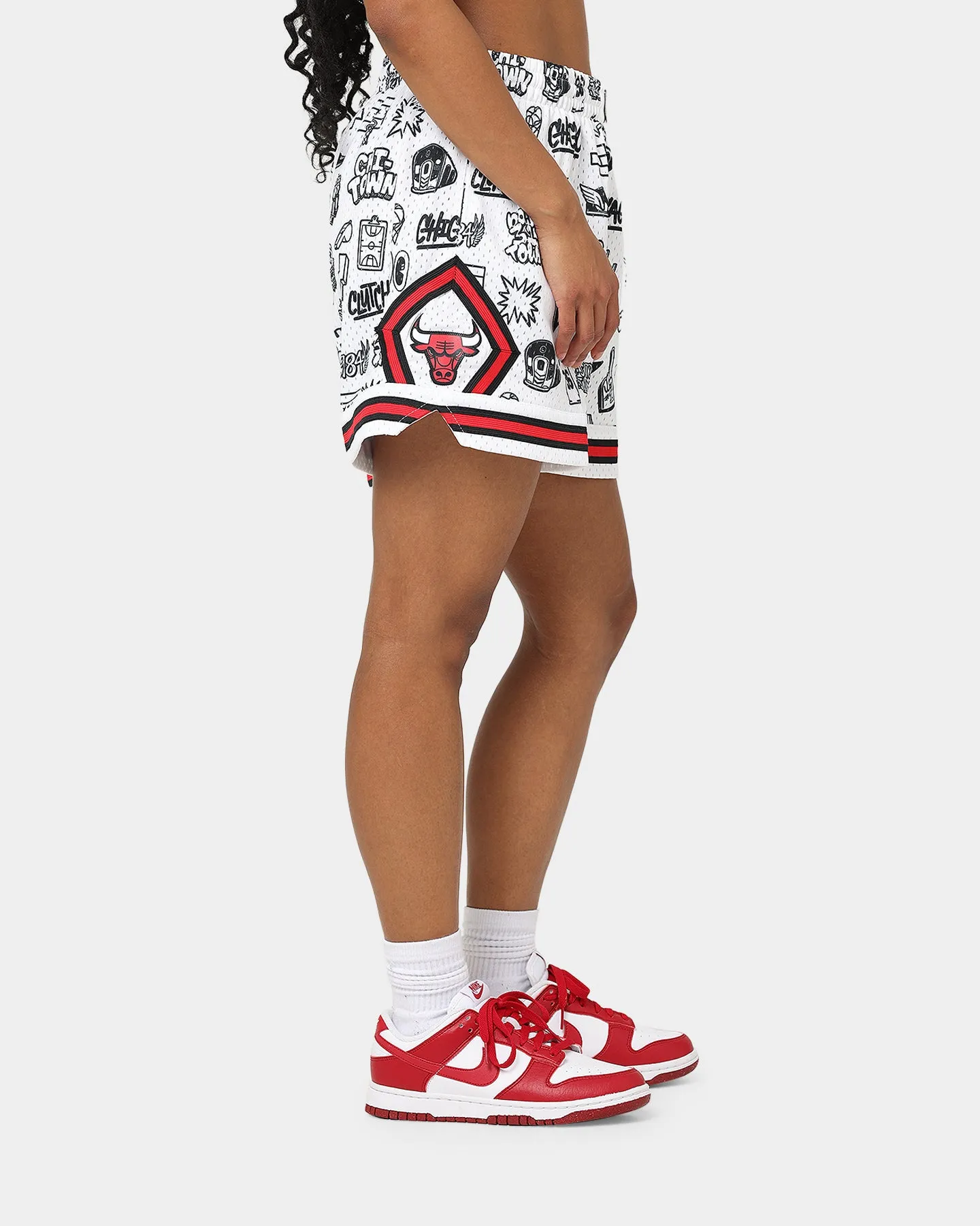 Mitchell & Ness Women's Chicago Bulls Doodle Shorts White