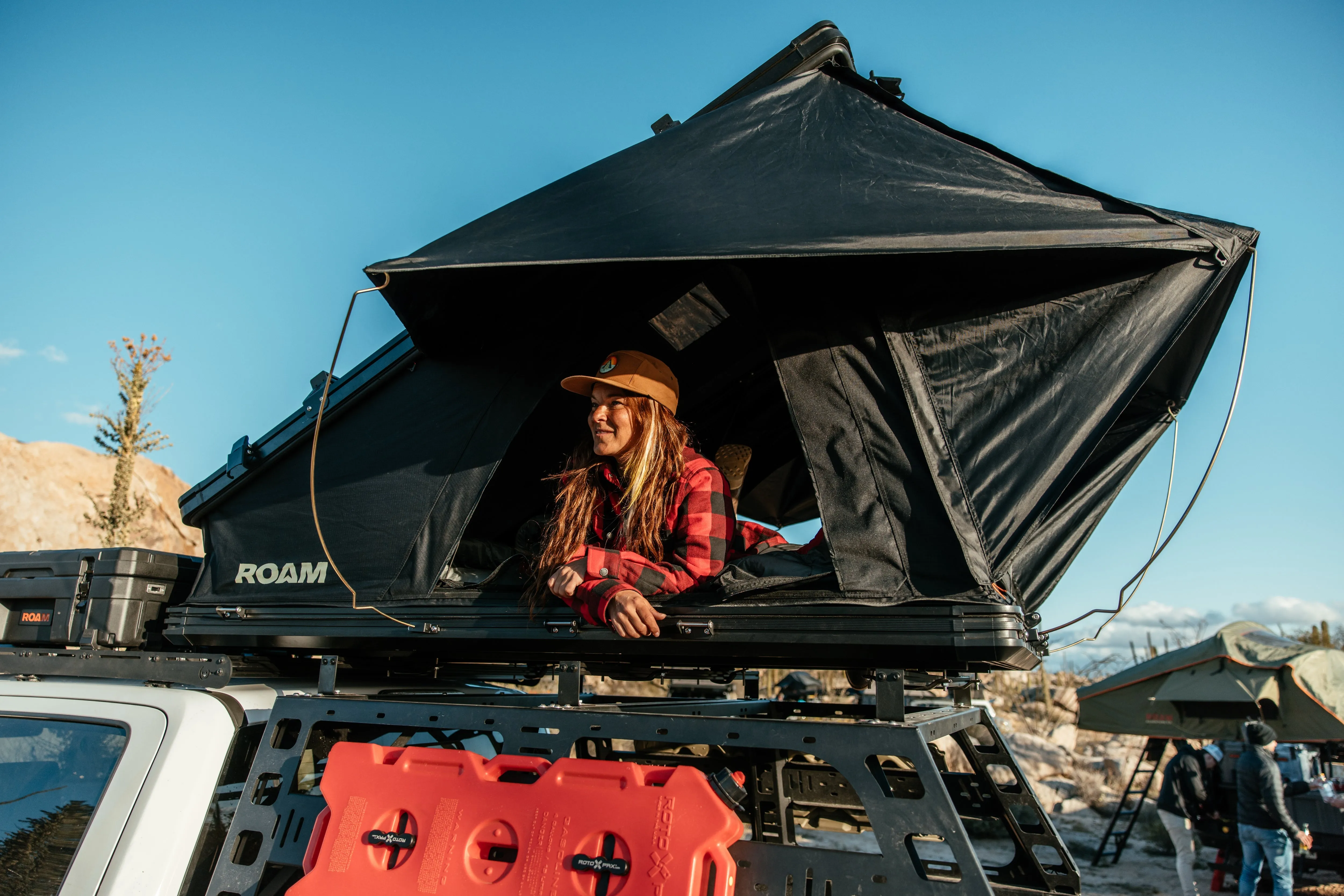 ROAM ADVENTURE | The Desperado Hardshell Rooftop Tent