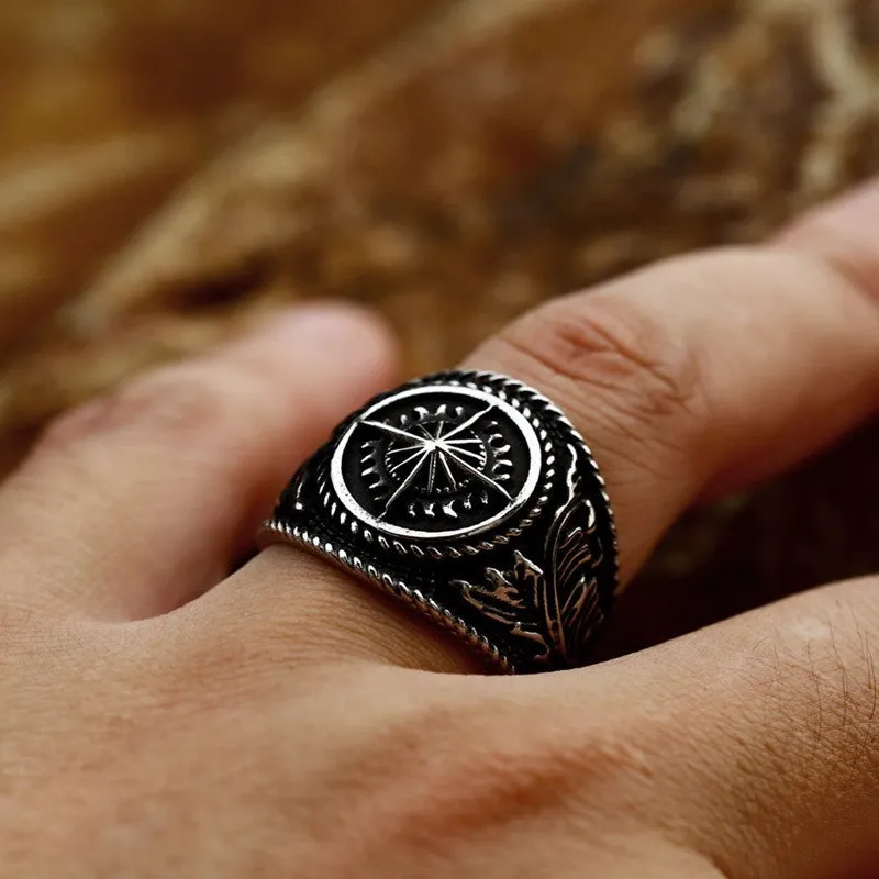 Stylish Retro Titanium Steel Compass Ring for Men – Wholesale European and American Design